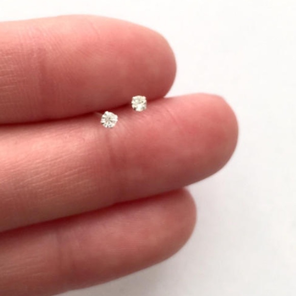 Alquimia Jewelry - TINY DIAMOND STUD EARRINGS